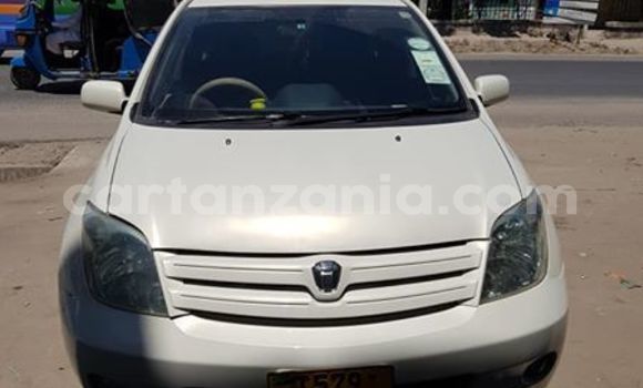 Buy Used Toyota IST White Car in Dar es Salaam in Dar es Salaam Buy Used Toyota IST White Car in Dar es Salaam in Dar es Salaam