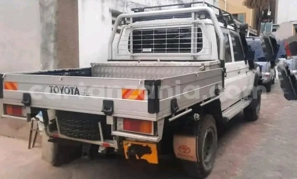 Buy Used Toyota Land Cruiser White Car in Dar es Salaam in Dar es Salaam Buy Used Toyota Land Cruiser White Car in Dar es Salaam in Dar es Salaam
