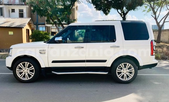 Buy Used Land Rover Discovery White Car in Dar es Salaam in Dar es Salaam