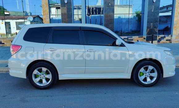 Nunua Ilio tumika Subaru Forester Nyeupe Gari ndani ya Dar es Salaam nchini Dar es Salaam Nunua Ilio tumika Subaru Forester Nyeupe Gari ndani ya Dar es Salaam nchini Dar es Salaam