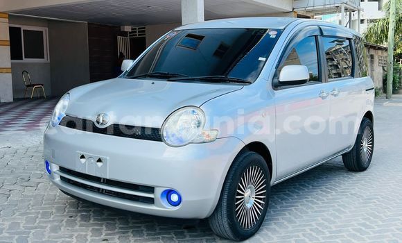 Buy Used Toyota Sienta Silver Car in Dar es Salaam in Dar es Salaam Buy Used Toyota Sienta Silver Car in Dar es Salaam in Dar es Salaam