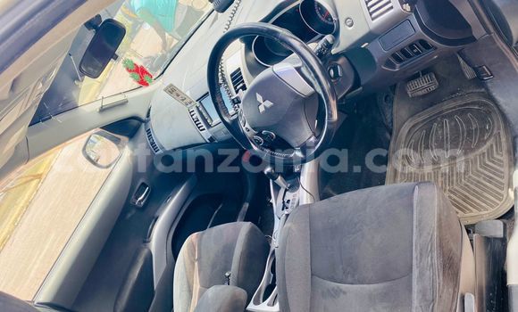 Nunua Ilio tumika Mitsubishi Outlander Nyingine Gari ndani ya Dar es Salaam nchini Dar es Salaam Nunua Ilio tumika Mitsubishi Outlander Nyingine Gari ndani ya Dar es Salaam nchini Dar es Salaam