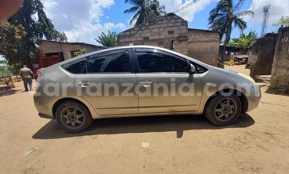 Buy Used Toyota Prius Beige Car in Dar es Salaam in Dar es Salaam Buy Used Toyota Prius Beige Car in Dar es Salaam in Dar es Salaam