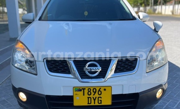 Nunua Ilio tumika Nissan Dualis Nyeupe Gari ndani ya Dar es Salaam nchini Dar es Salaam