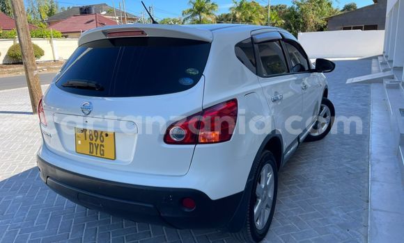 Nunua Ilio tumika Nissan Dualis Nyeupe Gari ndani ya Dar es Salaam nchini Dar es Salaam Nunua Ilio tumika Nissan Dualis Nyeupe Gari ndani ya Dar es Salaam nchini Dar es Salaam