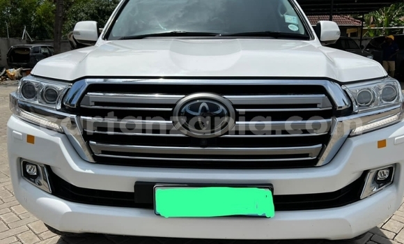 Nunua Mpya Toyota Land Cruiser Nyeupe Gari ndani ya Dar es Salaam nchini Dar es Salaam Nunua Mpya Toyota Land Cruiser Nyeupe Gari ndani ya Dar es Salaam nchini Dar es Salaam
