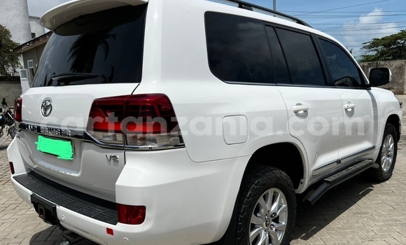 Nunua Mpya Toyota Land Cruiser Nyeupe Gari ndani ya Dar es Salaam nchini Dar es Salaam Nunua Mpya Toyota Land Cruiser Nyeupe Gari ndani ya Dar es Salaam nchini Dar es Salaam