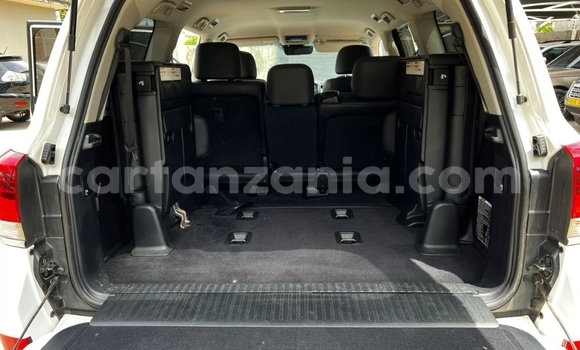 Nunua Mpya Toyota Land Cruiser Nyeupe Gari ndani ya Dar es Salaam nchini Dar es Salaam Nunua Mpya Toyota Land Cruiser Nyeupe Gari ndani ya Dar es Salaam nchini Dar es Salaam