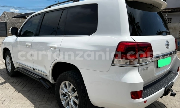 Nunua Mpya Toyota Land Cruiser Nyeupe Gari ndani ya Dar es Salaam nchini Dar es Salaam Nunua Mpya Toyota Land Cruiser Nyeupe Gari ndani ya Dar es Salaam nchini Dar es Salaam