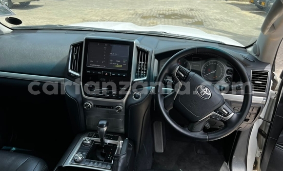 Nunua Mpya Toyota Land Cruiser Nyeupe Gari ndani ya Dar es Salaam nchini Dar es Salaam Nunua Mpya Toyota Land Cruiser Nyeupe Gari ndani ya Dar es Salaam nchini Dar es Salaam
