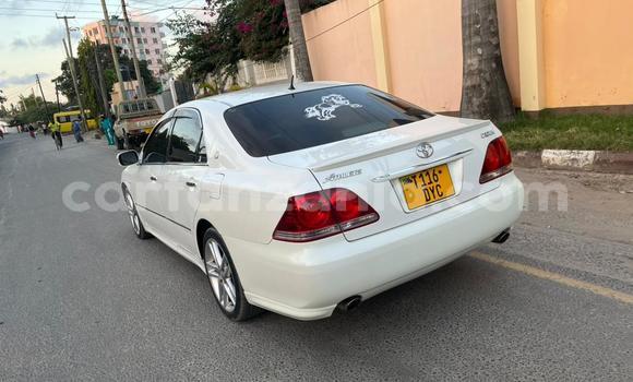 Buy Used Toyota Crown White Car in Dar es Salaam in Dar es Salaam Buy Used Toyota Crown White Car in Dar es Salaam in Dar es Salaam