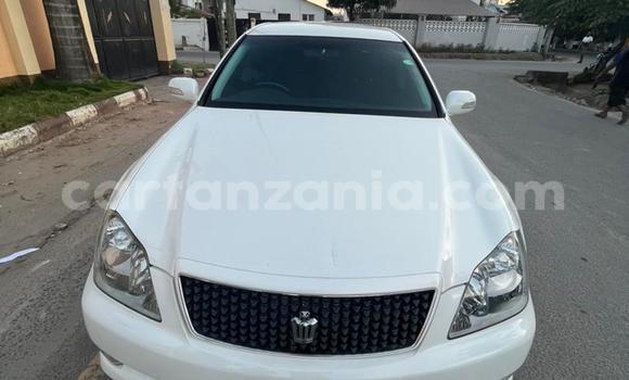 Nunua Imported Toyota Crown Nyeupe Gari ndani ya Dar es Salaam nchini Dar es Salaam Nunua Imported Toyota Crown Nyeupe Gari ndani ya Dar es Salaam nchini Dar es Salaam