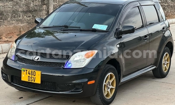 Buy Used Toyota IST Black Car in Dar es Salaam in Dar es Salaam