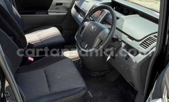 Nunua Imported Toyota Noah Nyeusi Gari ndani ya Dar es Salaam nchini Dar es Salaam Nunua Imported Toyota Noah Nyeusi Gari ndani ya Dar es Salaam nchini Dar es Salaam