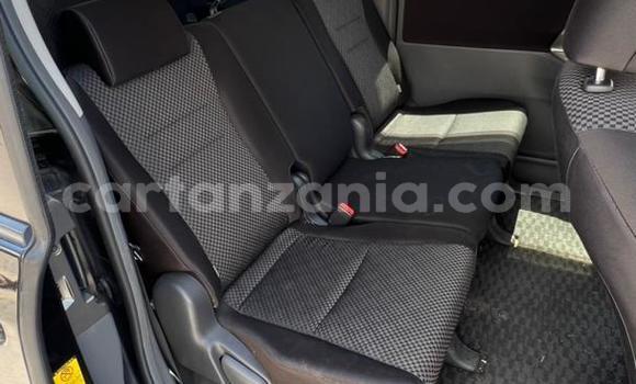 Nunua Imported Toyota Noah Nyeusi Gari ndani ya Dar es Salaam nchini Dar es Salaam Nunua Imported Toyota Noah Nyeusi Gari ndani ya Dar es Salaam nchini Dar es Salaam