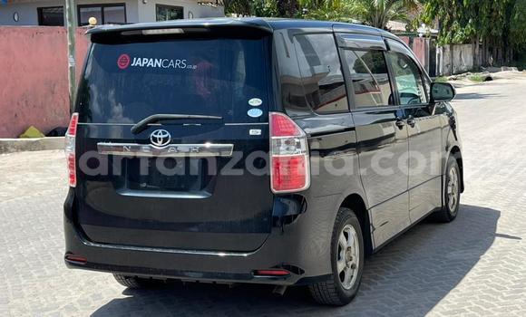 Nunua Imported Toyota Noah Nyeusi Gari ndani ya Dar es Salaam nchini Dar es Salaam Nunua Imported Toyota Noah Nyeusi Gari ndani ya Dar es Salaam nchini Dar es Salaam