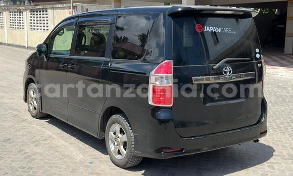 Nunua Imported Toyota Noah Nyeusi Gari ndani ya Dar es Salaam nchini Dar es Salaam Nunua Imported Toyota Noah Nyeusi Gari ndani ya Dar es Salaam nchini Dar es Salaam