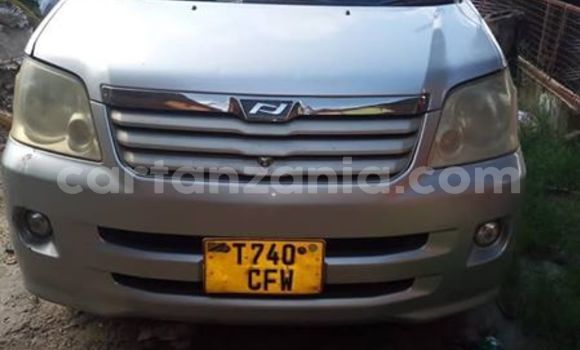 Nunua Ilio tumika Toyota Noah Fedha Gari ndani ya Dar es Salaam nchini Dar es Salaam Nunua Ilio tumika Toyota Noah Fedha Gari ndani ya Dar es Salaam nchini Dar es Salaam