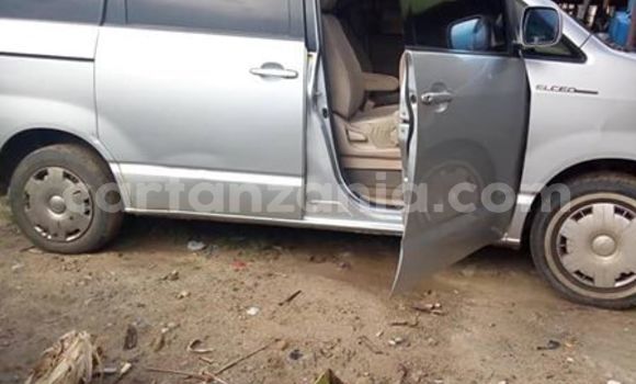 Nunua Ilio tumika Toyota Noah Fedha Gari ndani ya Dar es Salaam nchini Dar es Salaam Nunua Ilio tumika Toyota Noah Fedha Gari ndani ya Dar es Salaam nchini Dar es Salaam
