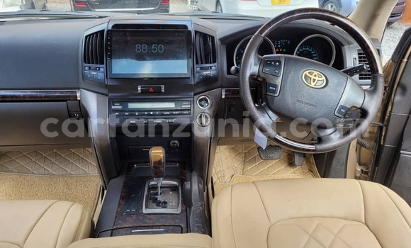 Nunua Ilio tumika Toyota Land Cruiser Beige Gari ndani ya Dar es Salaam nchini Dar es Salaam Nunua Ilio tumika Toyota Land Cruiser Beige Gari ndani ya Dar es Salaam nchini Dar es Salaam