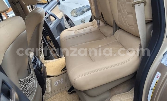 Nunua Ilio tumika Toyota Land Cruiser Beige Gari ndani ya Dar es Salaam nchini Dar es Salaam Nunua Ilio tumika Toyota Land Cruiser Beige Gari ndani ya Dar es Salaam nchini Dar es Salaam