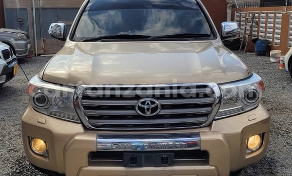 Nunua Ilio tumika Toyota Land Cruiser Beige Gari ndani ya Dar es Salaam nchini Dar es Salaam Nunua Ilio tumika Toyota Land Cruiser Beige Gari ndani ya Dar es Salaam nchini Dar es Salaam