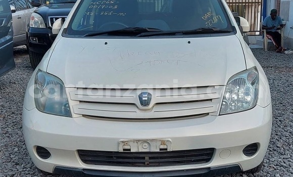 Buy Import Toyota IST White Car in Dar es Salaam in Dar es Salaam