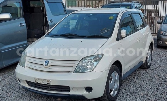 Nunua Imported Toyota IST Nyeupe Gari ndani ya Dar es Salaam nchini Dar es Salaam Nunua Imported Toyota IST Nyeupe Gari ndani ya Dar es Salaam nchini Dar es Salaam