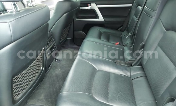 Nunua Imported Toyota Land Cruiser Nyeupe Gari ndani ya Dar es Salaam nchini Dar es Salaam Nunua Imported Toyota Land Cruiser Nyeupe Gari ndani ya Dar es Salaam nchini Dar es Salaam