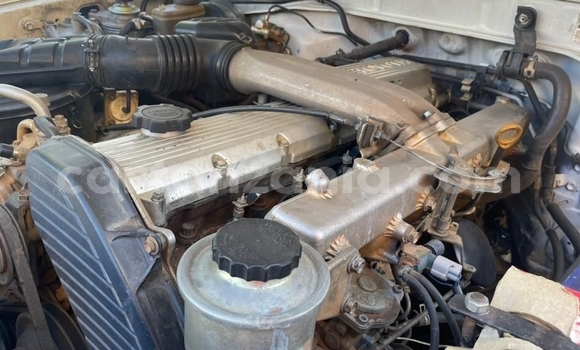 Nunua Ilio tumika Toyota Land Cruiser Nyeupe Gari ndani ya Dar es Salaam nchini Dar es Salaam Nunua Ilio tumika Toyota Land Cruiser Nyeupe Gari ndani ya Dar es Salaam nchini Dar es Salaam