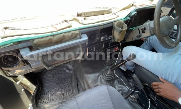 Nunua Ilio tumika Toyota Land Cruiser Nyeupe Gari ndani ya Dar es Salaam nchini Dar es Salaam Nunua Ilio tumika Toyota Land Cruiser Nyeupe Gari ndani ya Dar es Salaam nchini Dar es Salaam