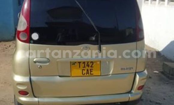 Nunua Ilio tumika Toyota FunCargo Kijani Gari ndani ya Dar es Salaam nchini Dar es Salaam Nunua Ilio tumika Toyota FunCargo Kijani Gari ndani ya Dar es Salaam nchini Dar es Salaam