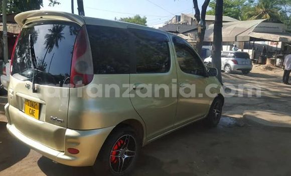Nunua Ilio tumika Toyota FunCargo Kijani Gari ndani ya Dar es Salaam nchini Dar es Salaam Nunua Ilio tumika Toyota FunCargo Kijani Gari ndani ya Dar es Salaam nchini Dar es Salaam