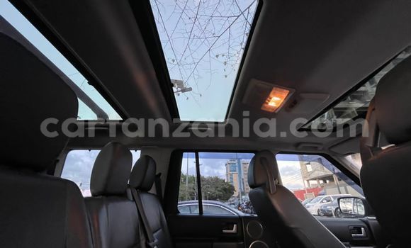 Buy Import Land Rover Discovery Silver Car in Dar es Salaam in Dar es Salaam Buy Import Land Rover Discovery Silver Car in Dar es Salaam in Dar es Salaam