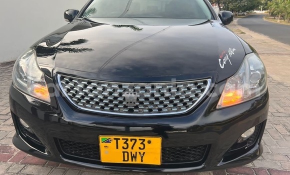 Buy Used Toyota Crown Black Car in Dar es Salaam in Dar es Salaam