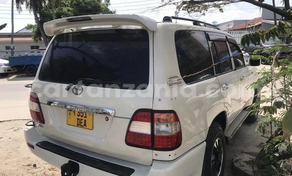Nunua Ilio tumika Toyota Land Cruiser Nyeupe Gari ndani ya Dar es Salaam nchini Dar es Salaam Nunua Ilio tumika Toyota Land Cruiser Nyeupe Gari ndani ya Dar es Salaam nchini Dar es Salaam