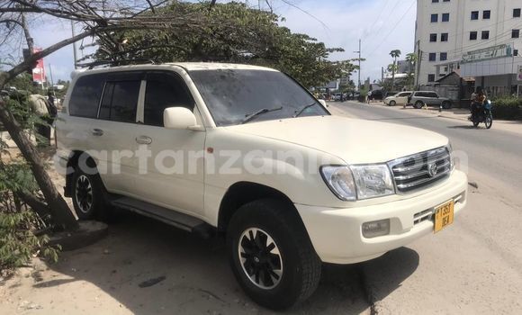Nunua Ilio tumika Toyota Land Cruiser Nyeupe Gari ndani ya Dar es Salaam nchini Dar es Salaam Nunua Ilio tumika Toyota Land Cruiser Nyeupe Gari ndani ya Dar es Salaam nchini Dar es Salaam