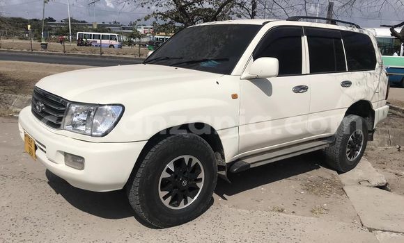 Nunua Ilio tumika Toyota Land Cruiser Nyeupe Gari ndani ya Dar es Salaam nchini Dar es Salaam Nunua Ilio tumika Toyota Land Cruiser Nyeupe Gari ndani ya Dar es Salaam nchini Dar es Salaam