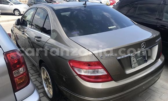 Nunua Ilio tumika Mercedes‒Benz C–Class Brown Gari ndani ya Dar es Salaam nchini Dar es Salaam Nunua Ilio tumika Mercedes‒Benz C–Class Brown Gari ndani ya Dar es Salaam nchini Dar es Salaam