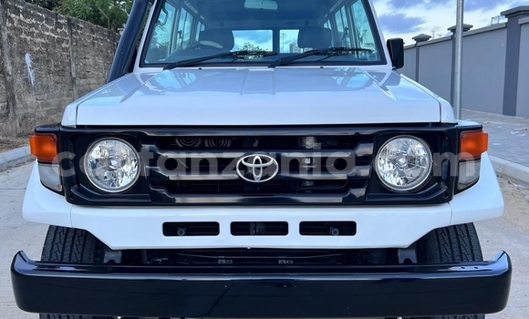 Nunua Ilio tumika Toyota Land Cruiser Nyeupe Gari ndani ya Dar es Salaam nchini Dar es Salaam Nunua Ilio tumika Toyota Land Cruiser Nyeupe Gari ndani ya Dar es Salaam nchini Dar es Salaam