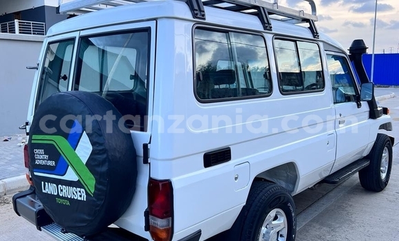 Nunua Ilio tumika Toyota Land Cruiser Nyeupe Gari ndani ya Dar es Salaam nchini Dar es Salaam Nunua Ilio tumika Toyota Land Cruiser Nyeupe Gari ndani ya Dar es Salaam nchini Dar es Salaam
