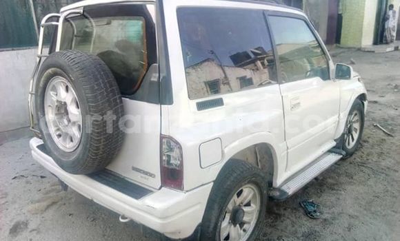 Nunua Ilio tumika Suzuki Escudo Nyeupe Gari ndani ya Dar es Salaam nchini Dar es Salaam Nunua Ilio tumika Suzuki Escudo Nyeupe Gari ndani ya Dar es Salaam nchini Dar es Salaam