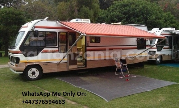 Nunua Ilio tumika Toyota Land Cruiser Beige Gari ndani ya Dar es Salaam nchini Dar es Salaam