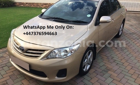 Nunua Ilio tumika Toyota Corolla Beige Gari ndani ya Dar es Salaam nchini Dar es Salaam