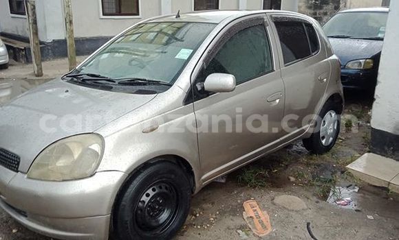 Nunua Ilio tumika Toyota Vitz Fedha Gari ndani ya Dar es Salaam nchini Dar es Salaam Nunua Ilio tumika Toyota Vitz Fedha Gari ndani ya Dar es Salaam nchini Dar es Salaam