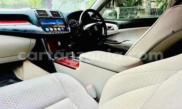 Nunua Ilio tumika Toyota Crown Nyeupe Gari ndani ya Dar es Salaam nchini Dar es Salaam Nunua Ilio tumika Toyota Crown Nyeupe Gari ndani ya Dar es Salaam nchini Dar es Salaam
