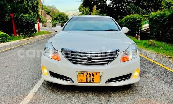 Nunua Ilio tumika Toyota Crown Nyeupe Gari ndani ya Dar es Salaam nchini Dar es Salaam Nunua Ilio tumika Toyota Crown Nyeupe Gari ndani ya Dar es Salaam nchini Dar es Salaam