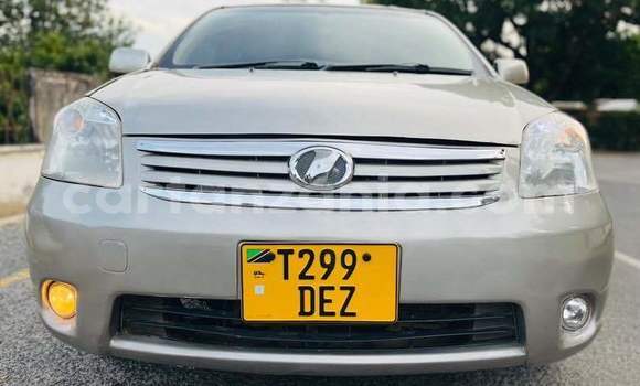 Nunua Ilio tumika Toyota Raum Fedha Gari ndani ya Mwanza nchini Mwanza