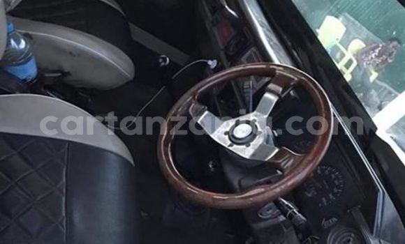 Nunua Ilio tumika Toyota Land Cruiser Beige Gari ndani ya Dar es Salaam nchini Dar es Salaam Nunua Ilio tumika Toyota Land Cruiser Beige Gari ndani ya Dar es Salaam nchini Dar es Salaam