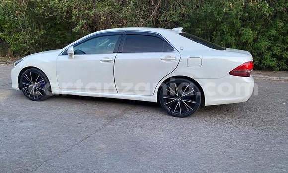 Buy Used Toyota Crown White Car in Mwanza in Mwanza